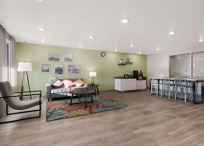 Woodspring Phoenix-deer Valley Phoenix