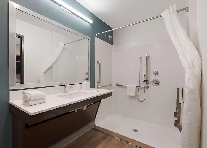 Woodspring Phoenix-deer Valley Hotel